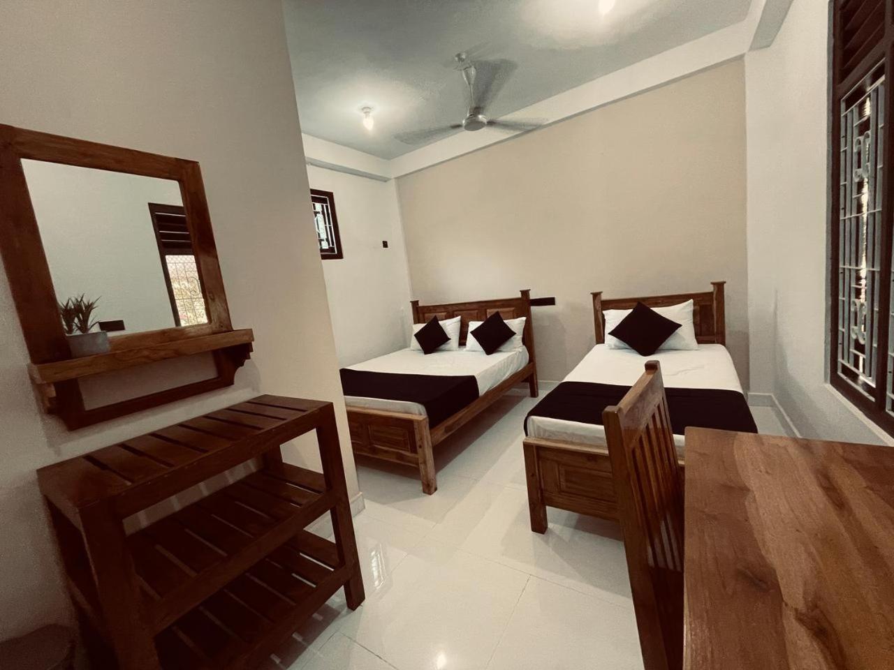 Natraj Guest House Triquinimale Exterior foto
